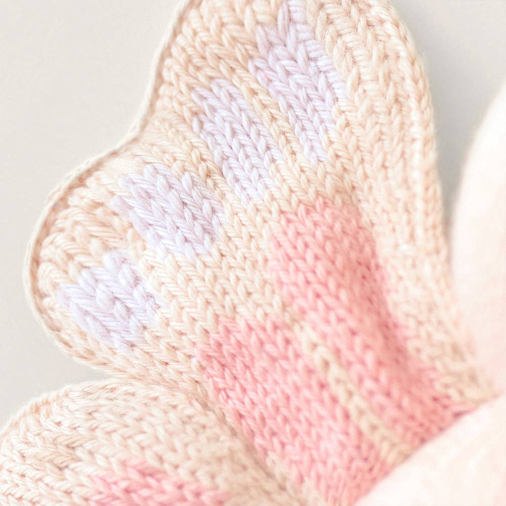 
                  
                    Baby butterfly (petal pink)
                  
                